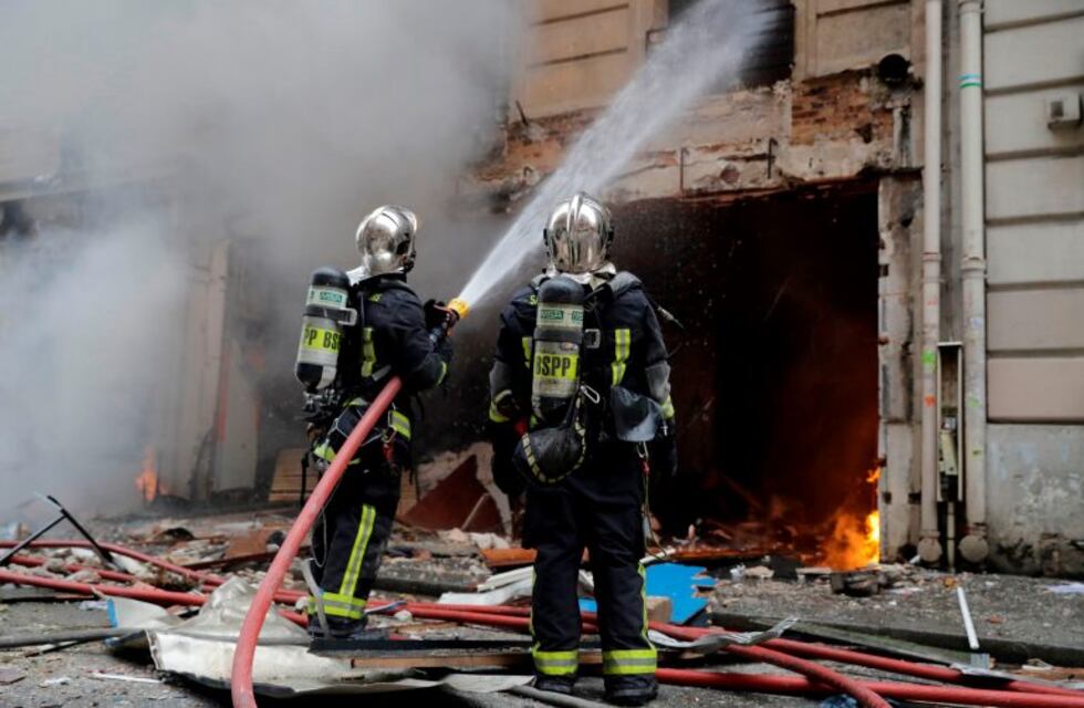 En fotos: explotó una panadería en el centro de París y hay muertos y más de 40 heridos