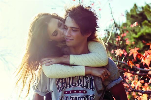  Oriana Sabatini y Julián Serrano viven un romance apasionado