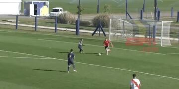Martínez qué loco que está: en inferiores, un jugador de River dejó en ridículo a tres jugadores de Boca