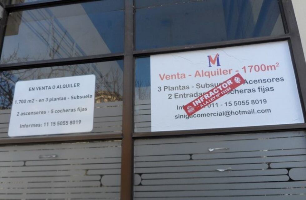 Escrachan en Rafaela a cuatro inmobiliarias fuera de regla