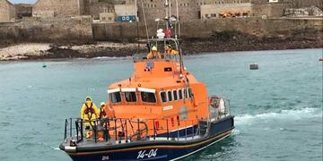 Búsqueda de Emiliano Sala: encontraron objetos flotando en el Canal de la Mancha (EFE)\u002E