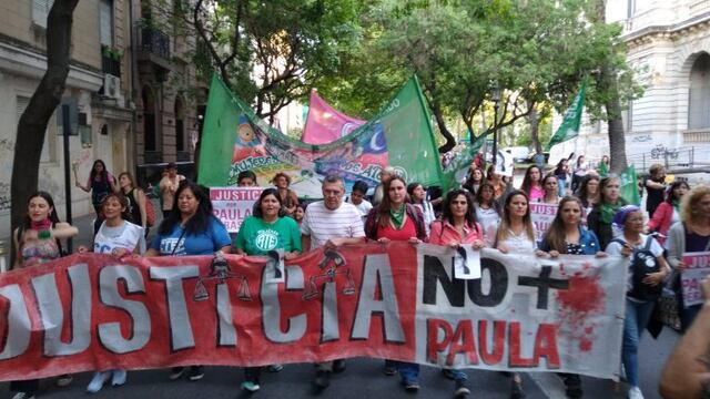 Se realizó la Marcha de las Antorchas en reclamo de justicia de Paula Perassi