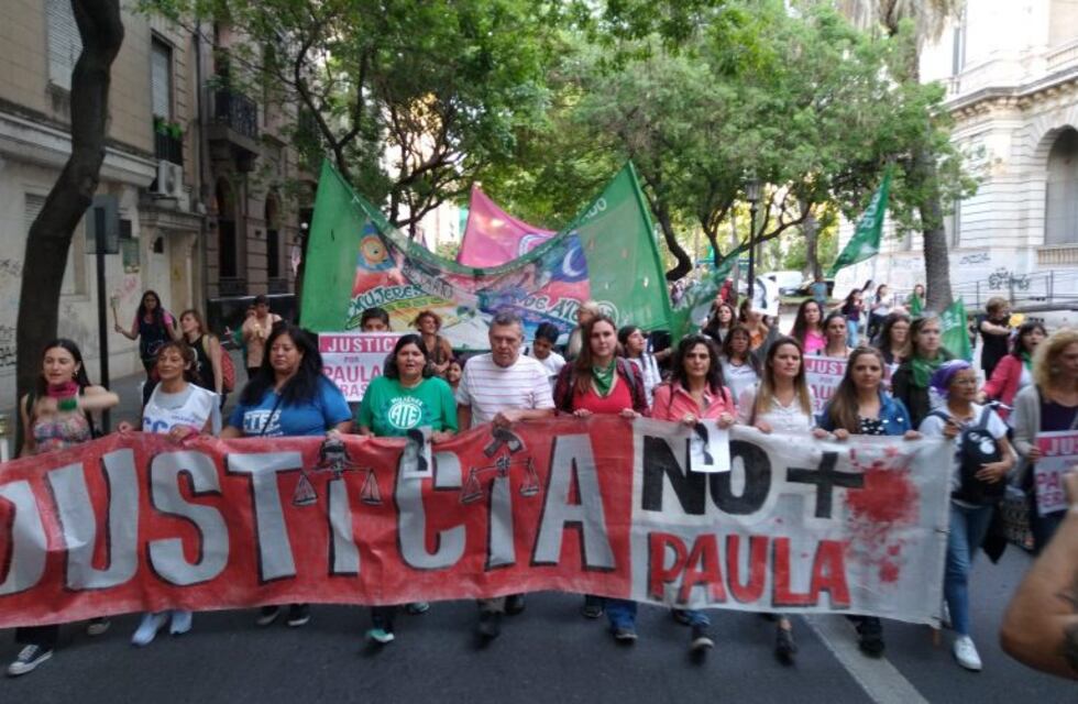 Se realizó la Marcha de las Antorchas en reclamo de justicia de Paula Perassi