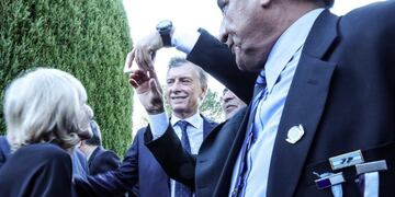 El presidente Mauricio Macri recibió en la quinta de Olivos a excombatientes y familiares de soldados caídos en la guerra de Islas Malvinas\u002E (Presidencia)