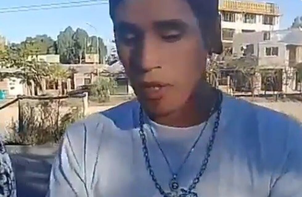 Un mendocino improvisó un rap a favor de Cristina