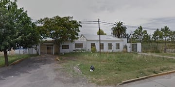 El edificio de la Escuela Primaria N° 72 y el Jardín de Infantes N° 972 fue objeto de robo y destrozos (Google Maps)