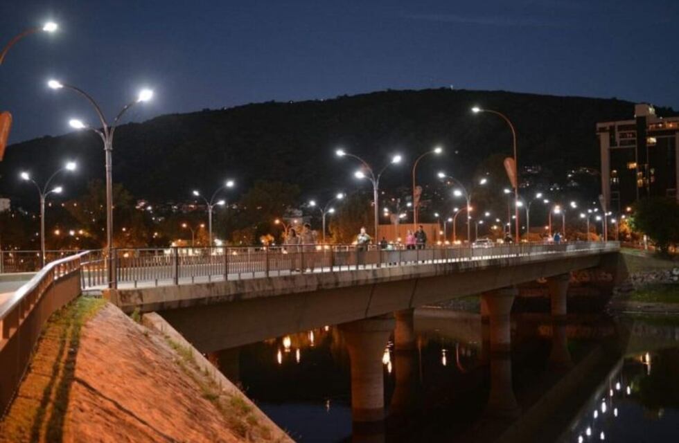 ¿Tembló Carlos Paz?: un supuesto movimiento sísmico acompañado de una explosión alteró la madrugada