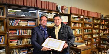 Senador Guastavino junto al Científico Caballero\nCrédito: Prensa Senador