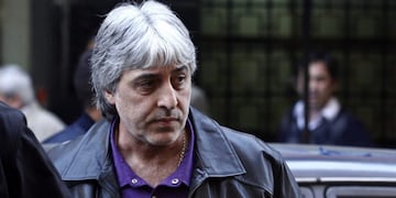 violencia en el futbol mu00e1s de 200 hinchas de Boca fueron detenidos en Paraguay por incidentes disturbios destrozos de negocios comercios locales y viviendas Policia secuestro armas drogas y alcohol detencion barrabravas detenidosrnrnBUENOS AIRES 29/04/201