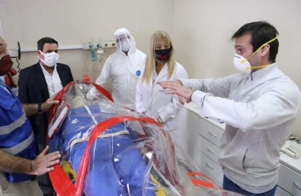 Coronavirus: incorporaron diez cabinas de aislamiento para trasladar pacientes