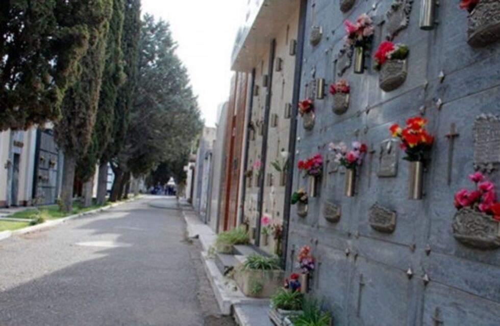 Cementerios aseguran que están preparados: "No vamos a repetir lo de Salta o Jujuy"