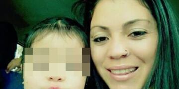 A la joven la encontraron en una acequia, tapada con ramas\u002E