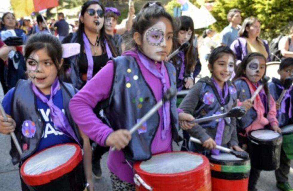 Jóvenes de Bariloche se movilizaron por los Derechos de la Niñez