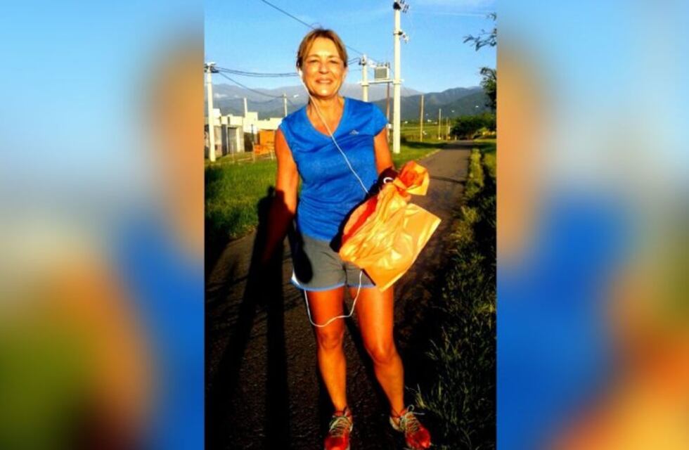 Conocé a la salteña que levanta basura mientras hace ejercicio