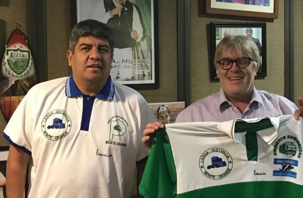El Papa le mandó remeras bendecidas de Camioneros a Pablo Moyano