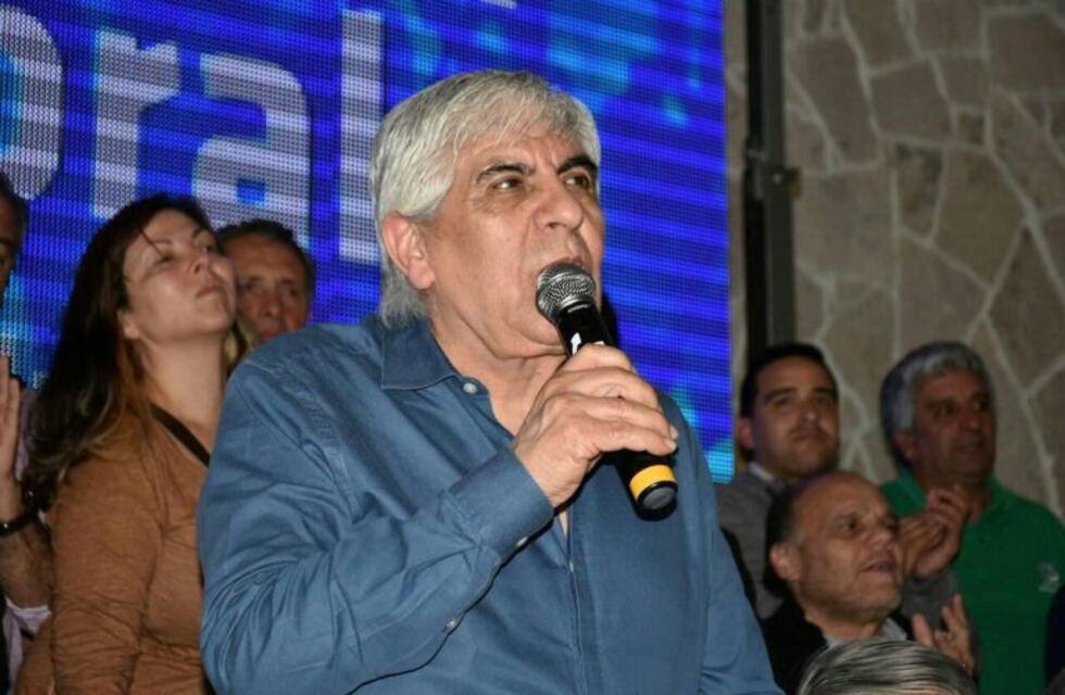 Moyano pidió reabrir las paritarias de Camioneros