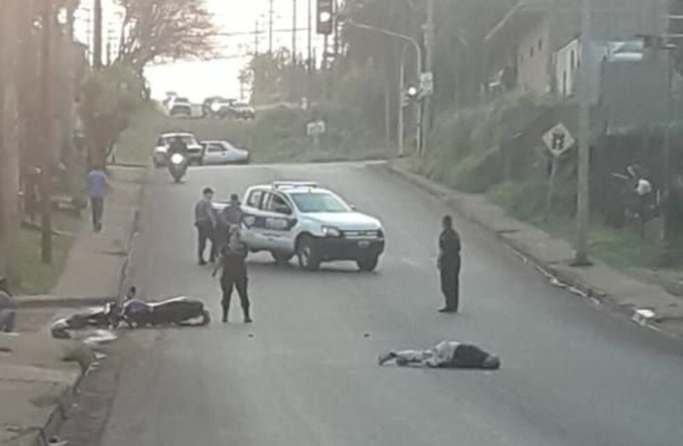 Una motocicleta colisionó contra un peatón y lo dejó en grave estado