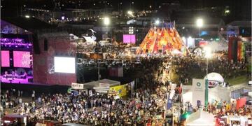 La Fiesta Nacional del Sol dura 5 noches\u002E