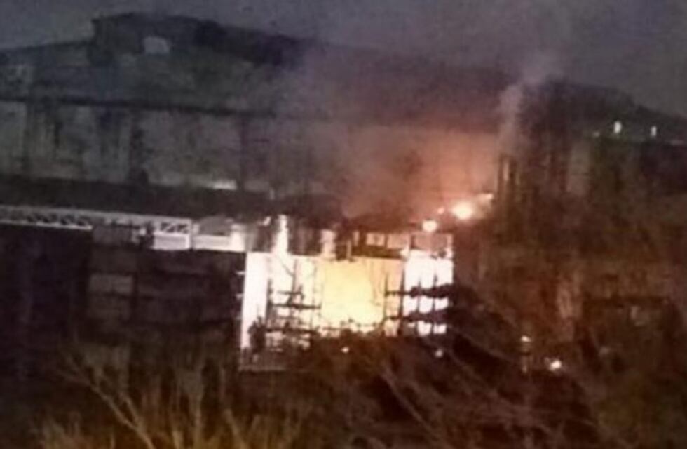 Explosión e incendio en un taller de la zona sur de Córdoba