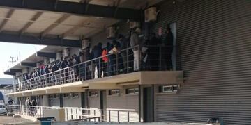 Camioneros en cruce fronterizo Gualeguaychú - Fray Bentos\nCrédito: Bomberos Ceibas