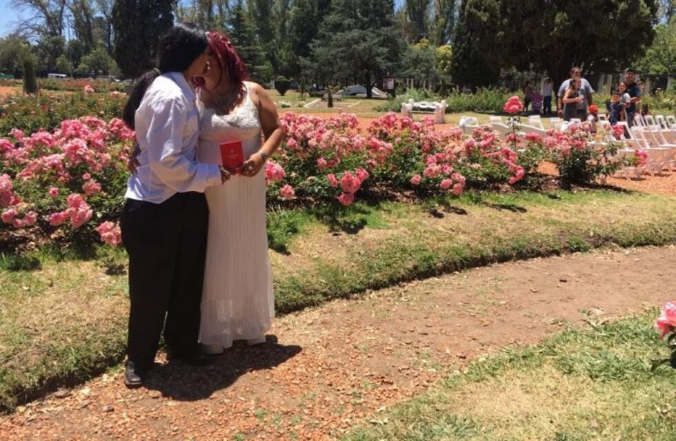 Las fotos del casamiento igualitario en el Rosedal