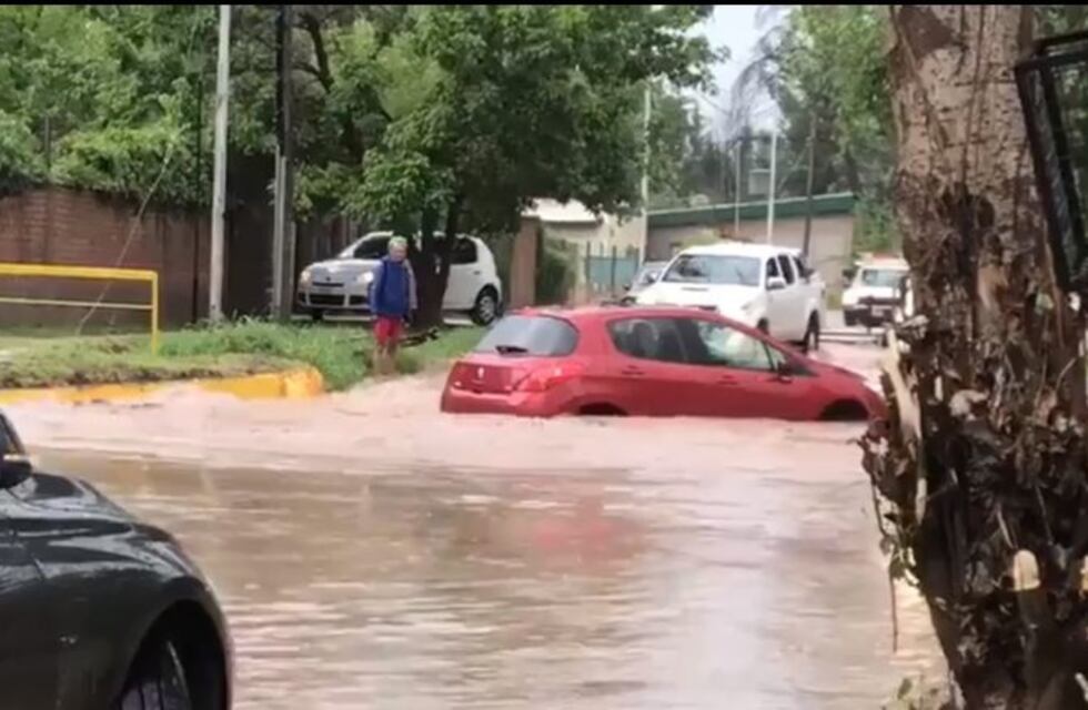 Autos varados en pleno Chacras