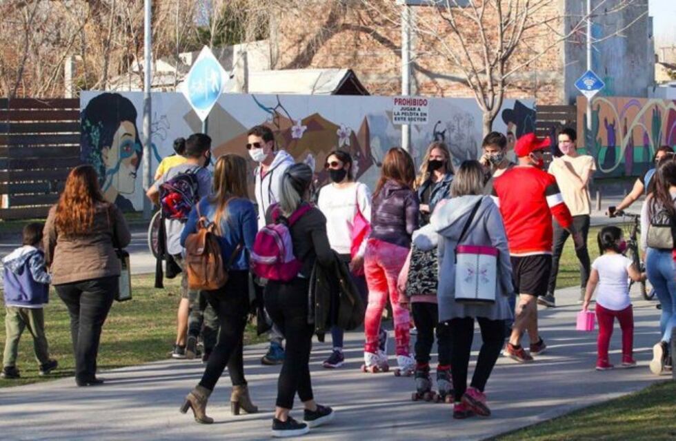 Domingo de libre circulación en Neuquén: retuvieron 10 autos y 20 motos