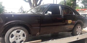 Arrojaron botellazos al personal municipal por remitirles sus autos al corralón