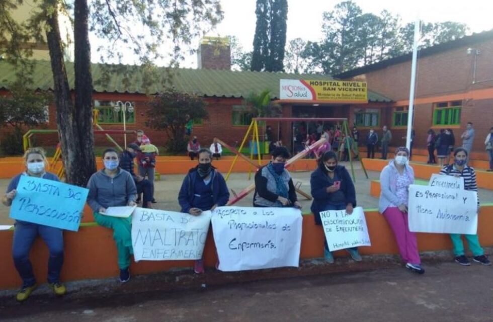 Empleados del casino se manifestaron frente a la municipalidad de Eldorado