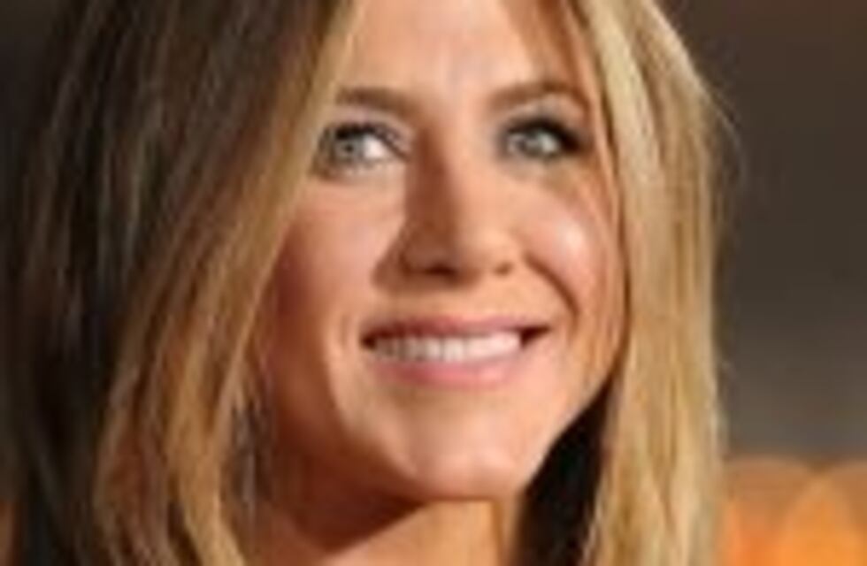 El gran descuido en el atuendo de Jennifer Aniston en la premiere de su película
