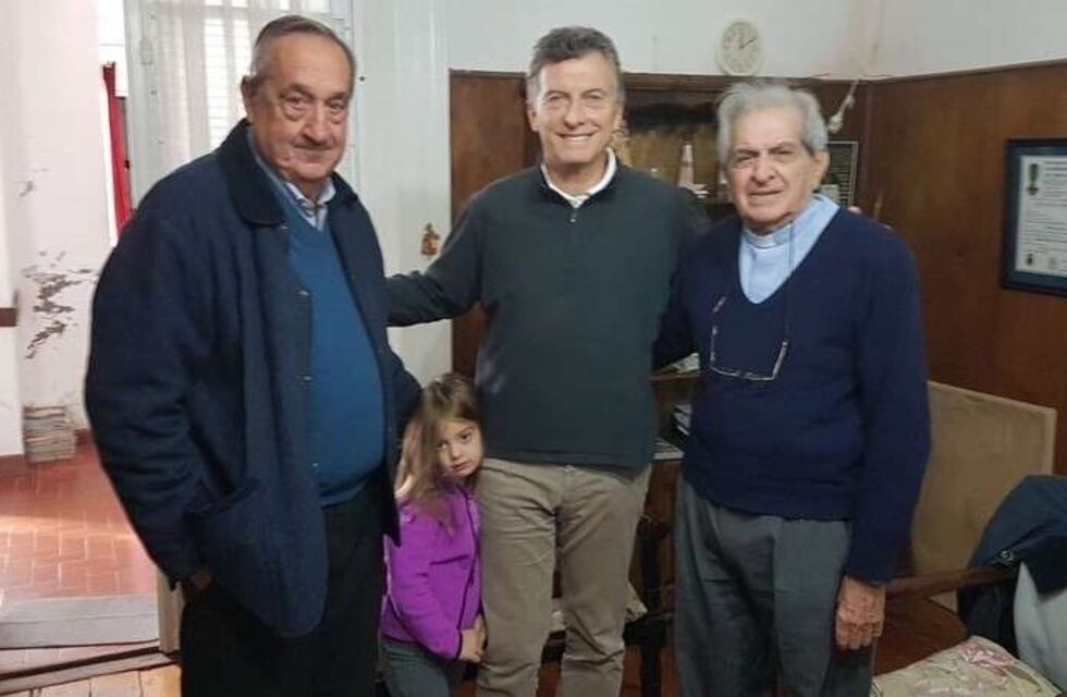 Mientras descansa en Tandil, Macri se reunió con el intendente y visitó una iglesia junto a Antonia