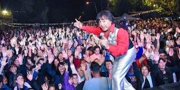 Un recorrido por la carrera del artista salteño (Facebook Ricky Maravilla)