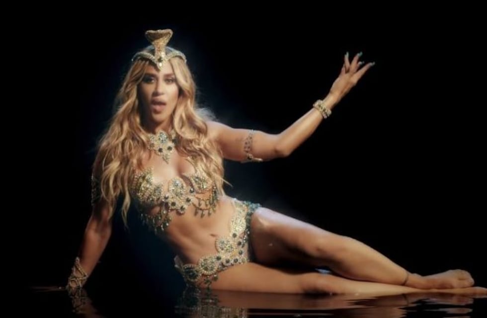 Jimena Barón lidera en YouTube con "La Cobra": 4.5 millones de reproducciones en tres días