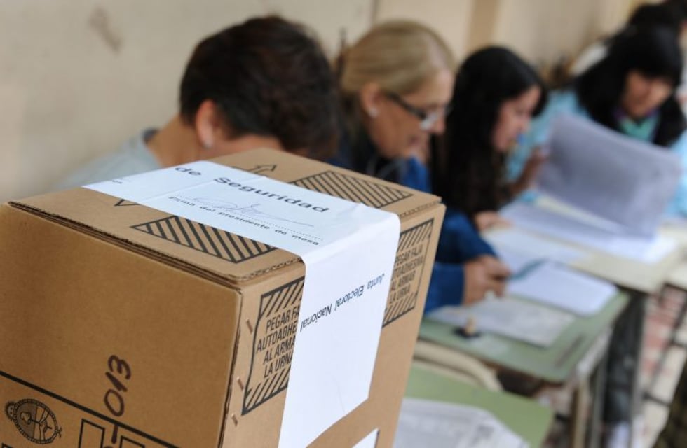 Río Negro inició la carrera electoral hacia el 7 de abril con siete listas para gobernador