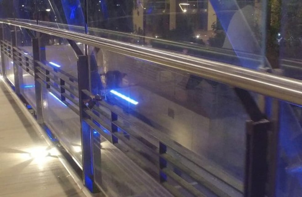 Los candados románticos que se lucen en el Puente Cívico