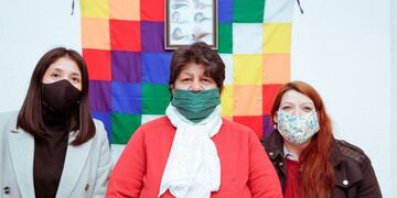 Secretaria de Pueblos originarios Vanina Ojeda Maldonado junto a la primera Diputada Nacional Shelk'nam Amalia Gudiño