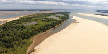 La preocupante bajada histórica del Río Paraná afecta el suministro de agua\u002E (Web)\u002E