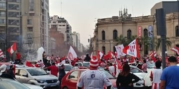 Patio Olmos es Albirrojo\u002E Los hinchas de la Gloria se movilizaron, y la caravana los llevará a Alta Córdoba\u002E