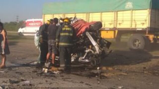 Accidente de tru00e1nsito en la autopista Rosario-Santa Fe, a la altura de San Lorenzo.