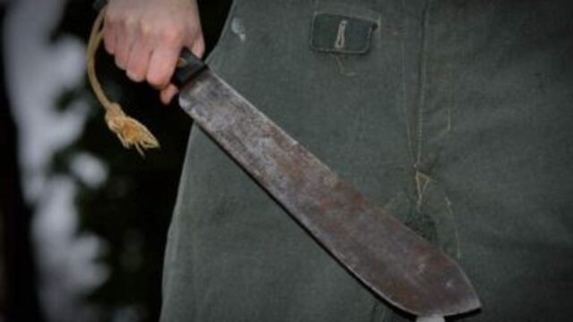La víctima recibió un machetazo que prácticamente le partió el intercostal