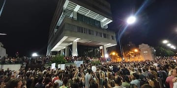Multitudinaria marcha en Rafaela (Guillermo Acastello)
