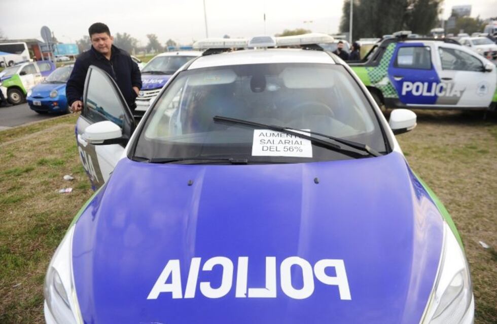 Tercer día de protestas de los policías bonaerenses: expectativa por una reunión clave con las autoridades provinciales