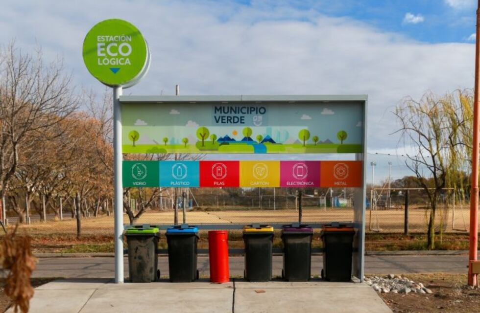 Vándalos atacan depósitos de residuos para reciclar