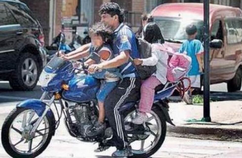 Se usa más alcohol que casco para manejar motos