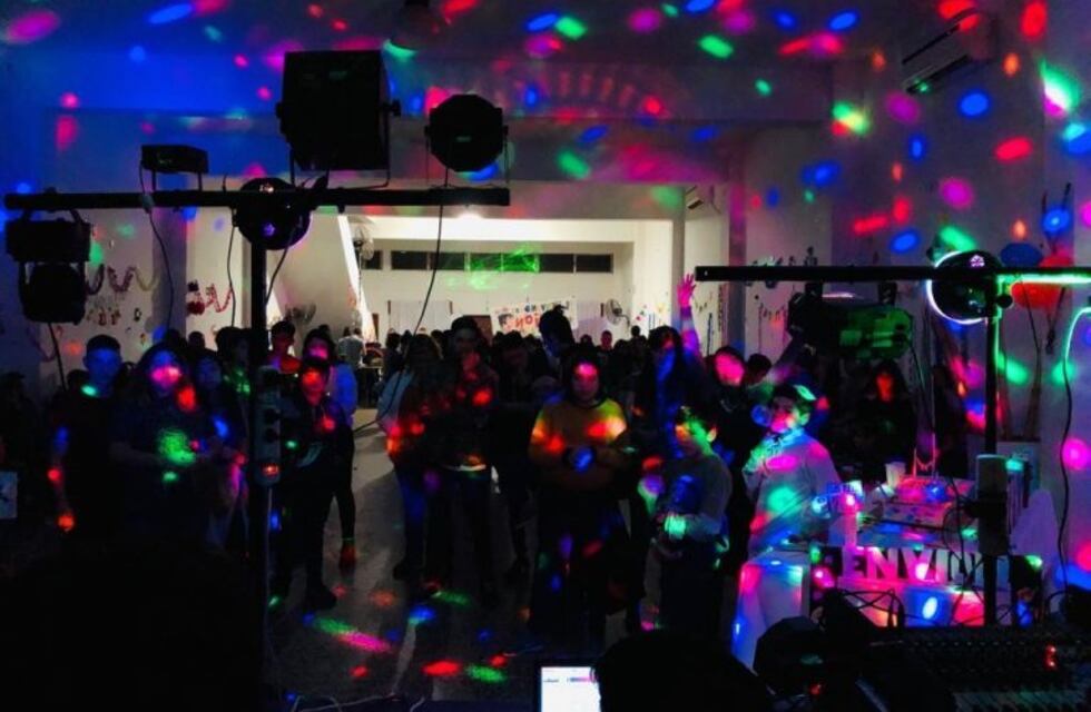 Envión festejó el "Día del Amigo" con más de 300 adolescentes