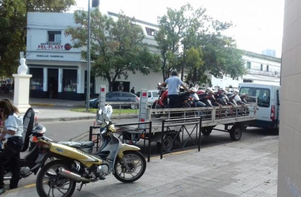 Detuvieron a una mujer por conducir con un carnet trucho