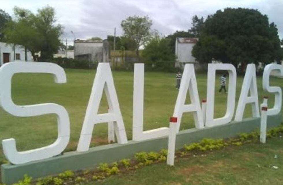 Encontraron el cuerpo sin vida de una mujer semienterrado en el fondo de su casa