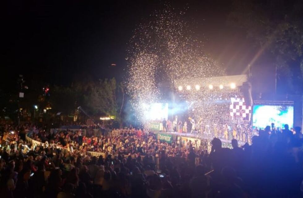 Carlos Paz le dio la bienvenida oficial a la temporada de verano