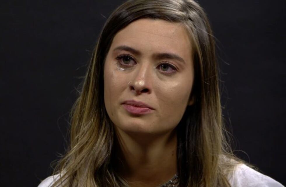 Una exparticipante de Combate contó su dura historia: su padre abusó de ella y sus hermanas