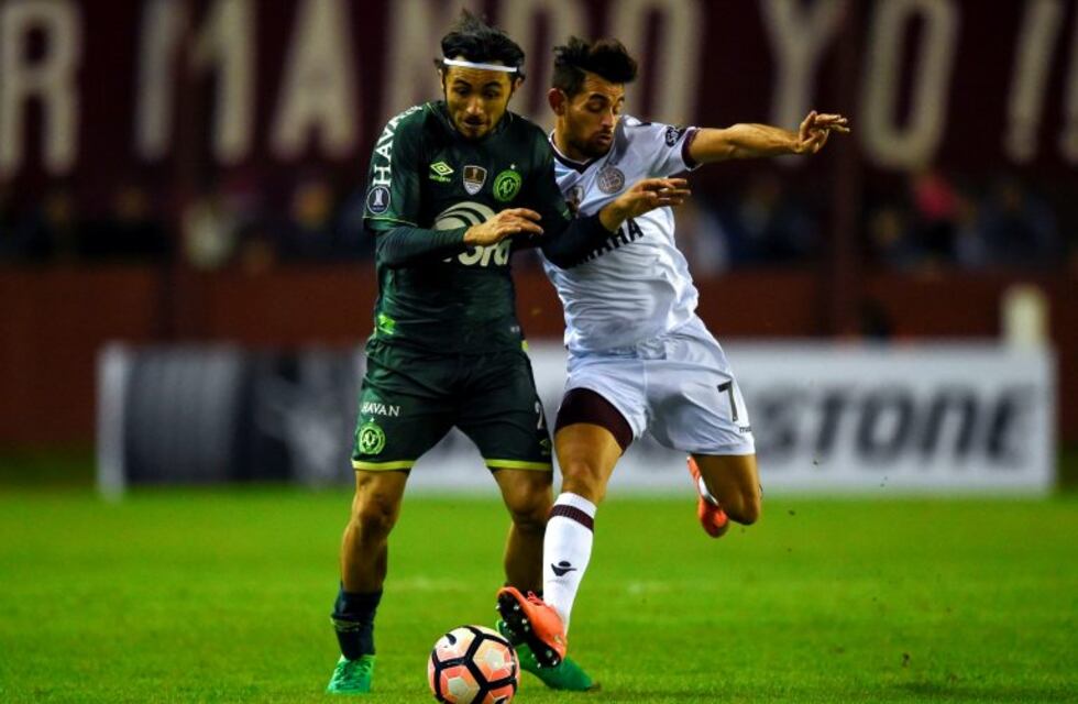 Lanús perdió de local ante Chapecoense, pero la Conmebol podría sancionar a los brasileños
